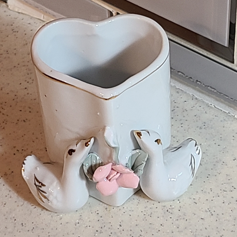 Vintage Ceramic Double White Swan With Pink Flower Trinket Holder 3" - Picture 16 of 16